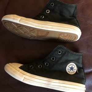 Converse shoe no laces